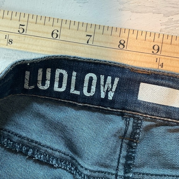 DKNY Jean Shorts Low Rise Bermuda Dark Blue‎ Wash Denim Womens Ludlow Size 2 - Picture 6 of 9